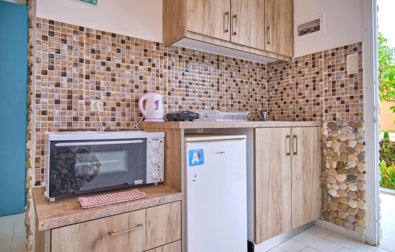 Maro Apartments Арилас Екстериор снимка